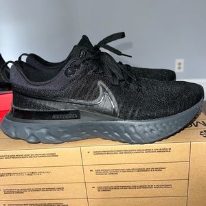 Nike React Infinity Run Flyknit 2 Mens 9.5US
